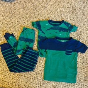 Carter’s snug fit pjs 4piece set